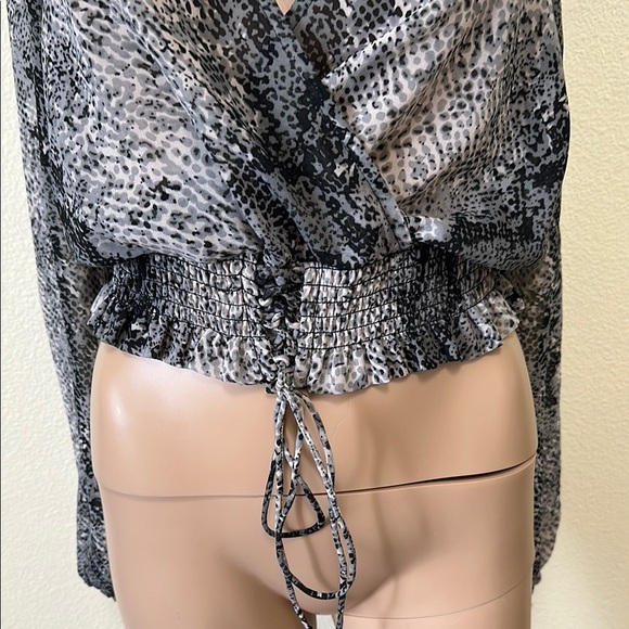 Guess Black and Gray Snake Print Crop Top - Picture 3 of 9